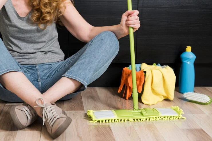 difference between deep cleaning and spring cleaning